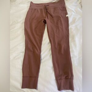 Women’s Vuori Brown Daily Leggings